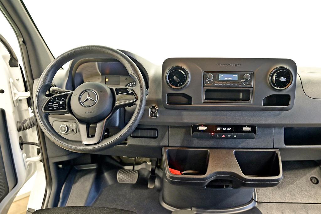 Mercedes-Benz SPRINTER 2021 г. Белый, пробег 27627 км