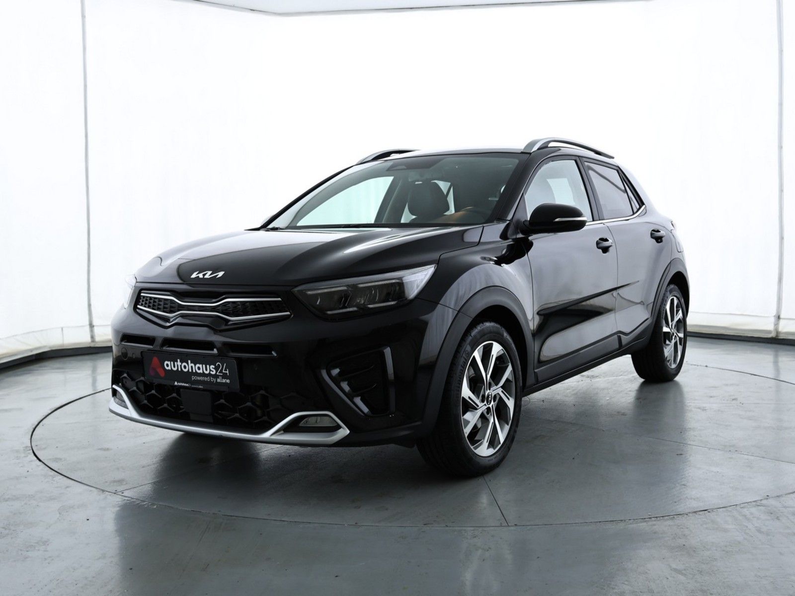 Kia Stonic 2023 г. Чёрный, пробег 58574 км