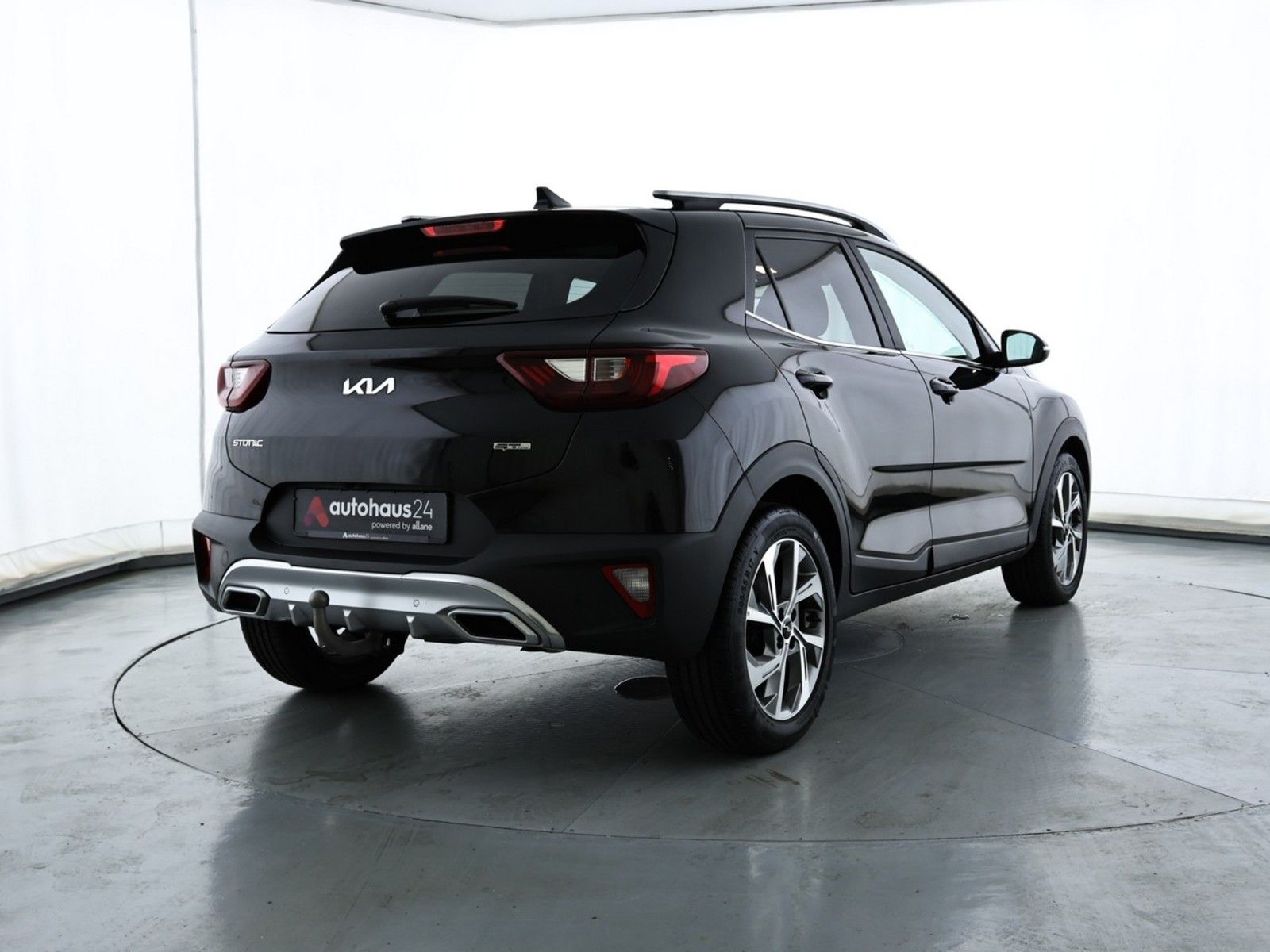 Kia Stonic 2023 г. Чёрный, пробег 58574 км