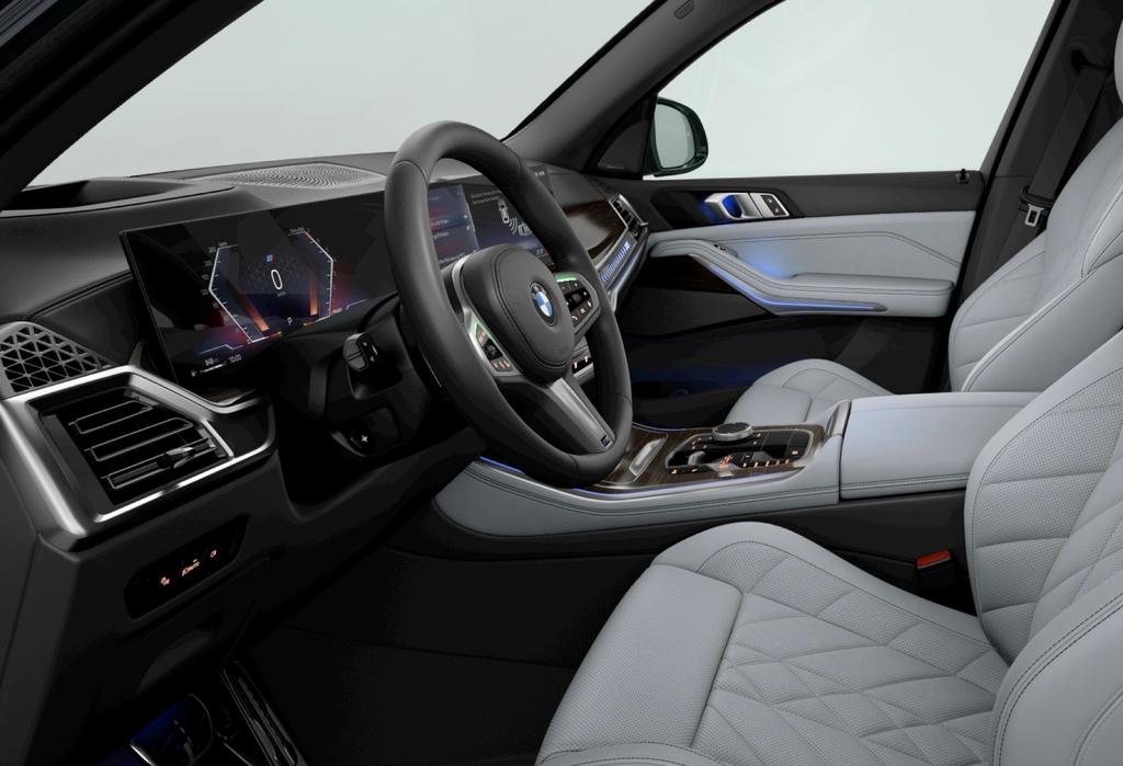 BMW X5 2026 г. Чёрный, пробег 14703 км