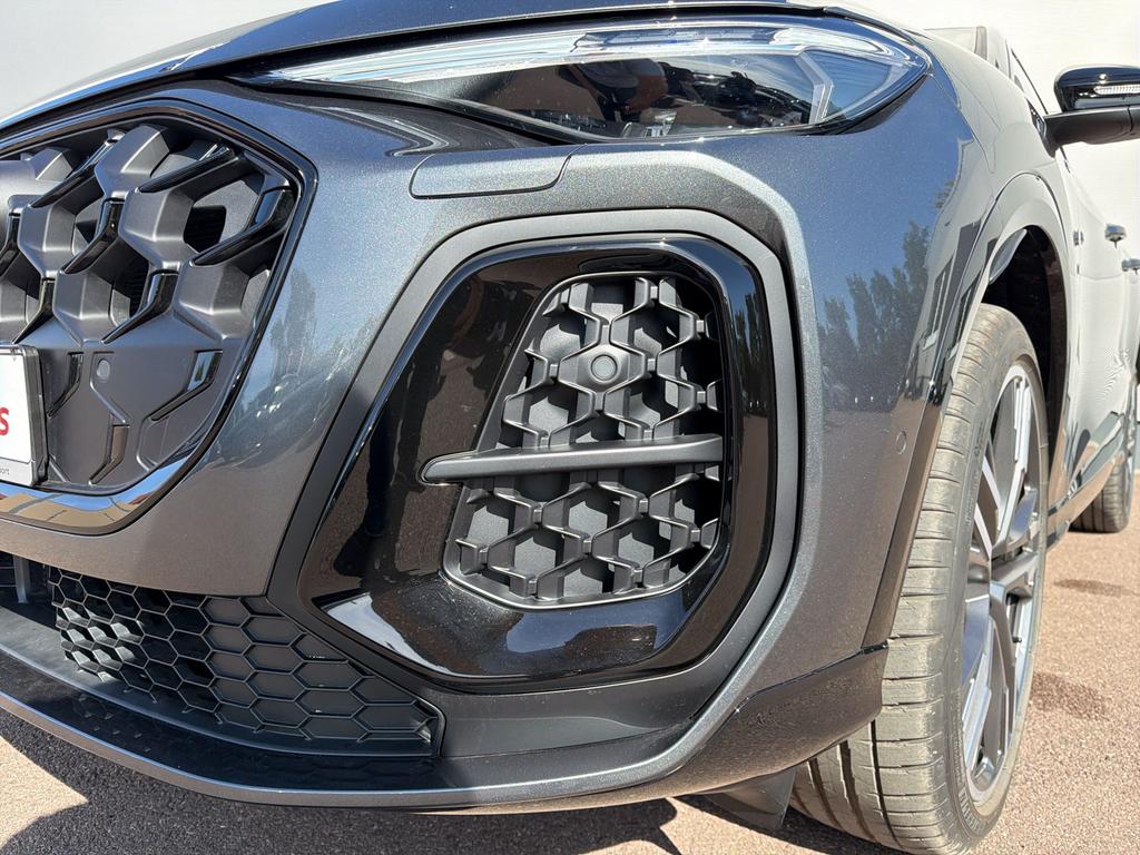 Audi Q5 2025 г. Серый, пробег 12585 км