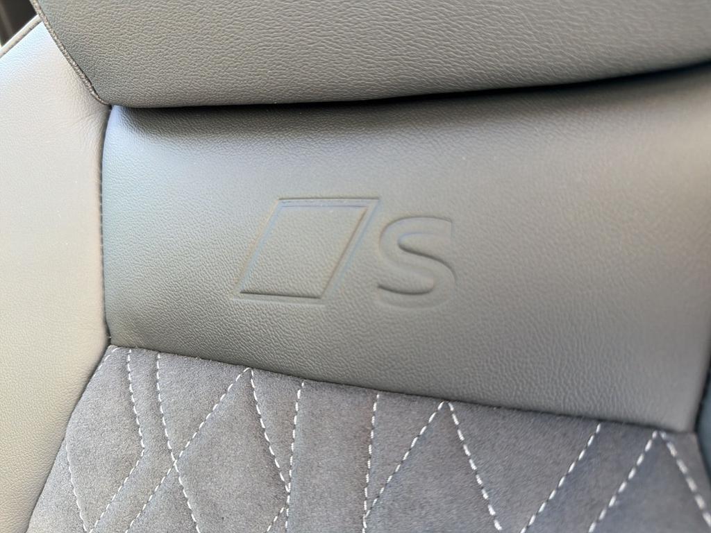 Audi Q5 2025 г. Серый, пробег 12585 км