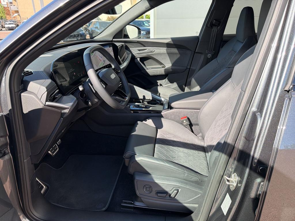 Audi Q5 2025 г. Серый, пробег 12585 км