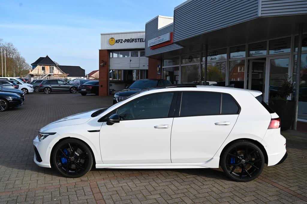 Volkswagen Golf 2023 г. Белый, пробег 47896 км