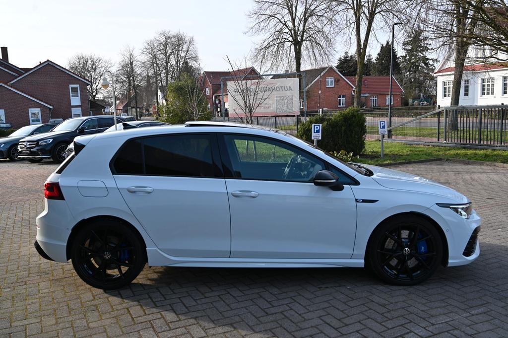 Volkswagen Golf 2023 г. Белый, пробег 47896 км