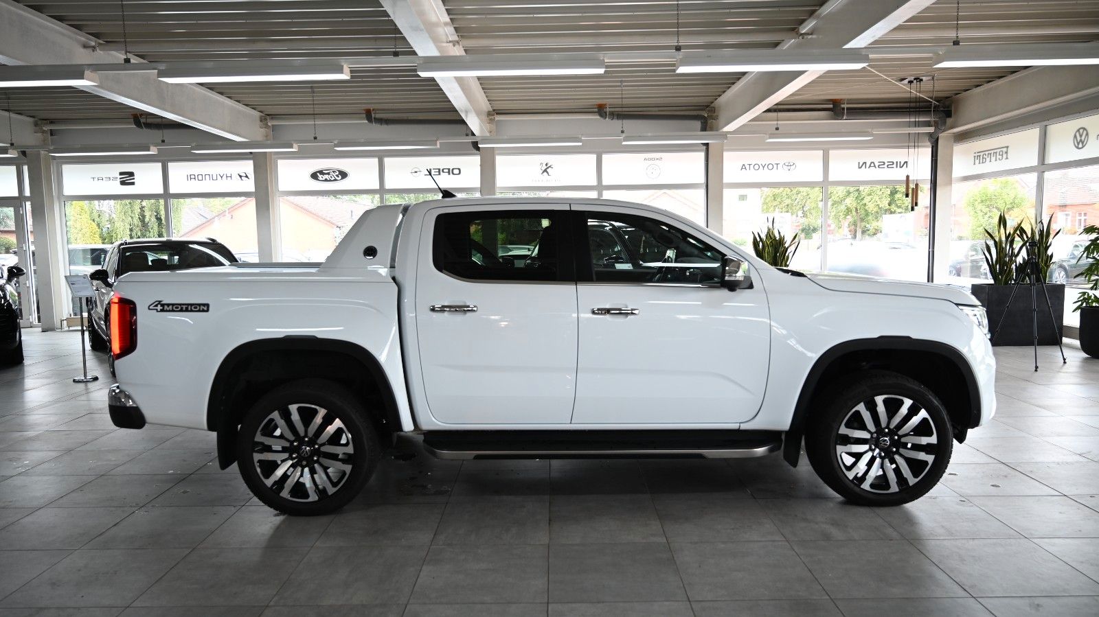 Volkswagen Amarok 2023 г. Синий, пробег 50121 км