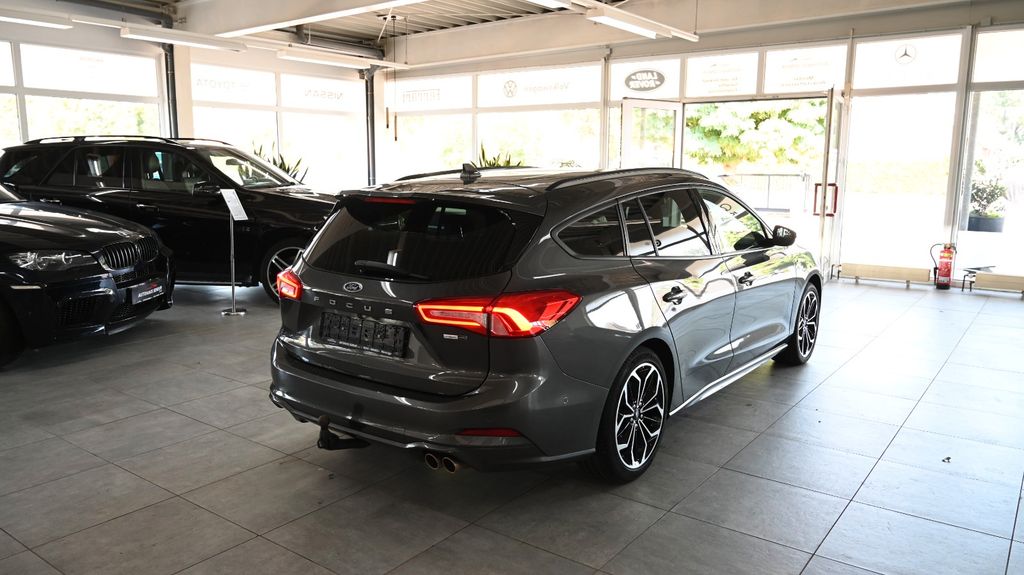 Ford Focus 2022 г. Серый, пробег 47687 км