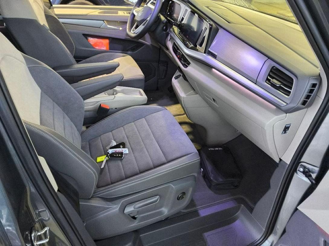 Volkswagen T7 MULTIVAN 2025 г. Серый, пробег 6728 км