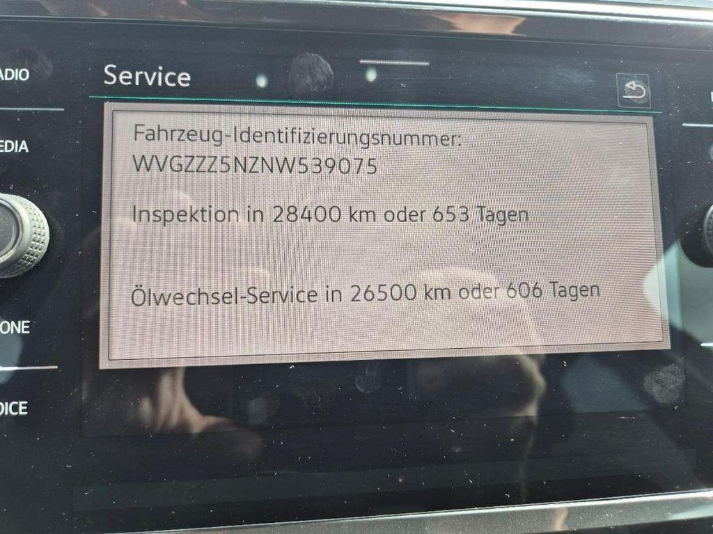 Volkswagen Tiguan 2022 г. Чёрный, пробег 42130 км