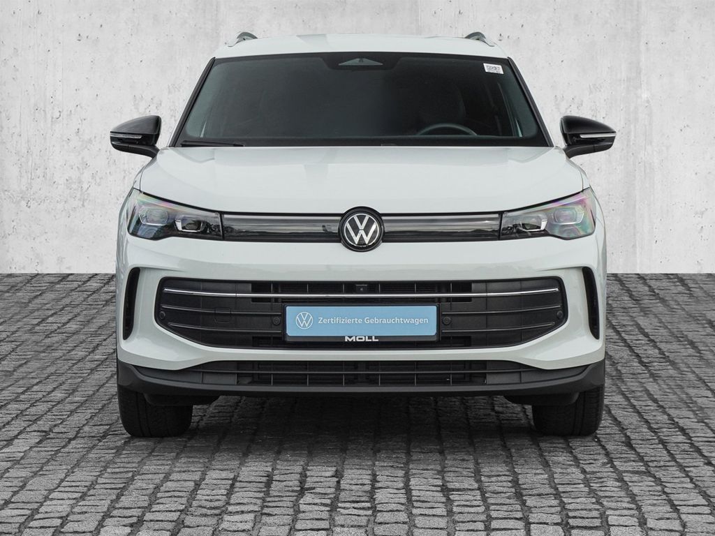 Volkswagen Tiguan 2025 г. Белый, пробег 25676 км