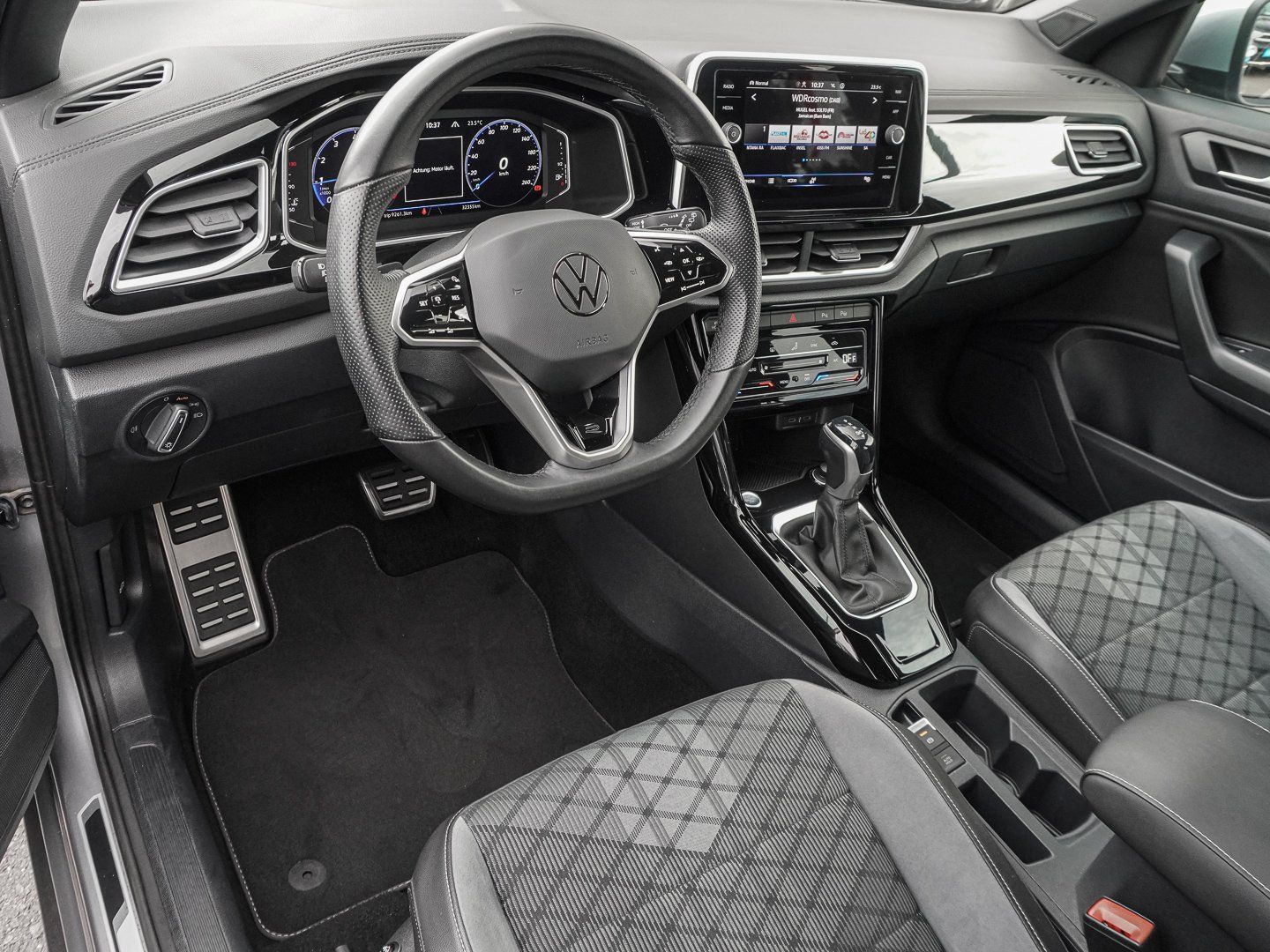 Volkswagen T-Roc 2022 г. Серебристый, пробег 32354 км