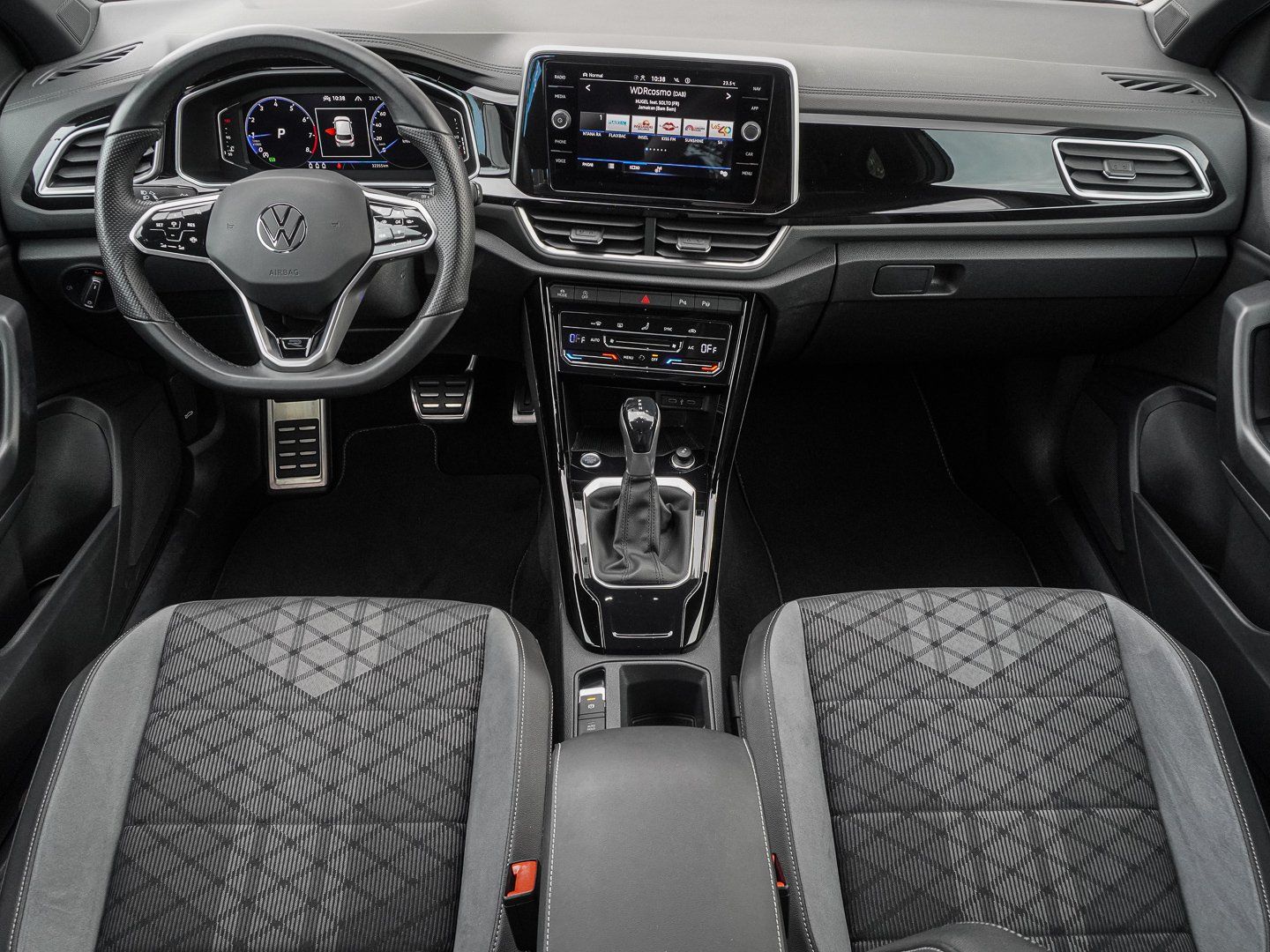 Volkswagen T-Roc 2022 г. Серебристый, пробег 32354 км