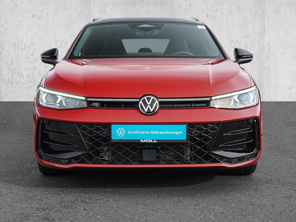 Volkswagen Passat 2025 г. Красный, пробег 19915 км