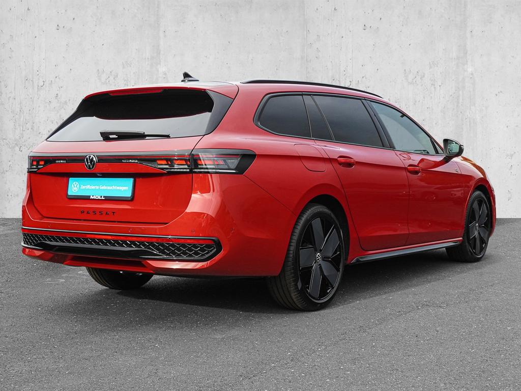 Volkswagen Passat 2025 г. Красный, пробег 19915 км