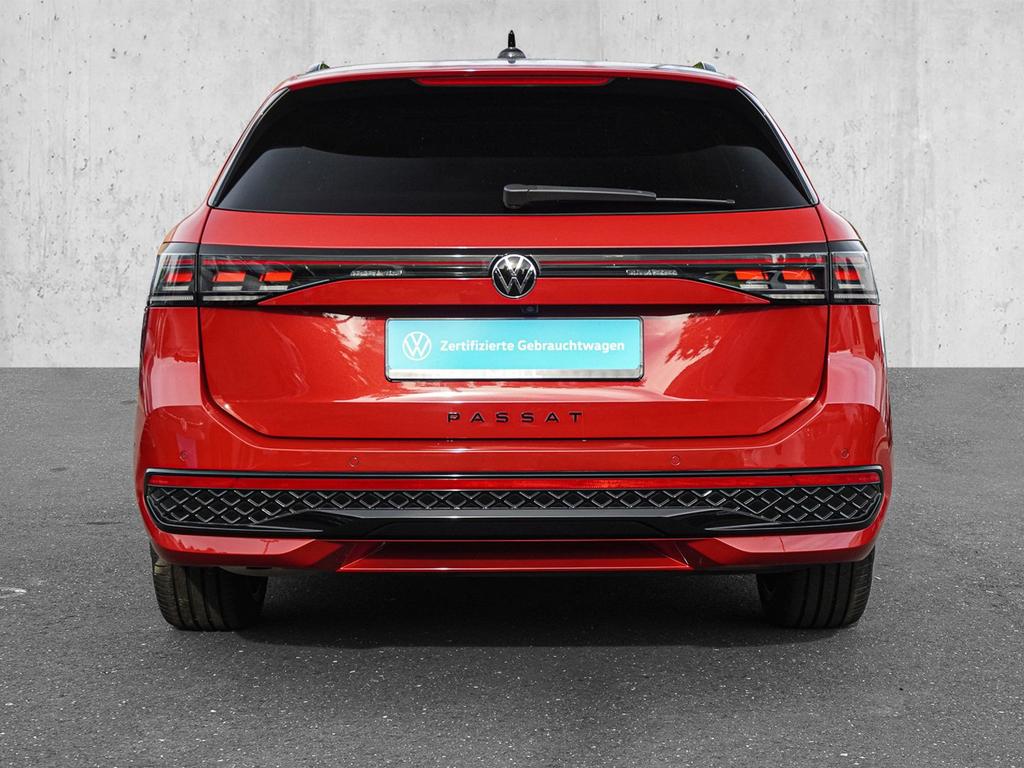 Volkswagen Passat 2025 г. Красный, пробег 19915 км