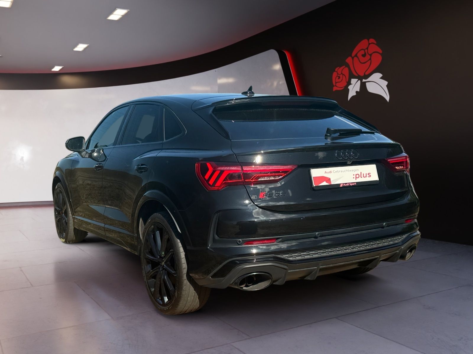 Audi RSQ3 2023 г. Чёрный, пробег 53000 км