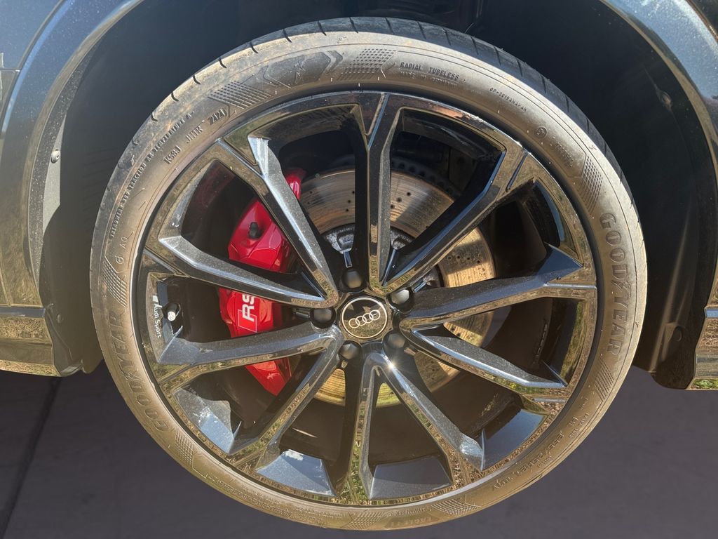 Audi RSQ3 2023 г. Чёрный, пробег 53000 км