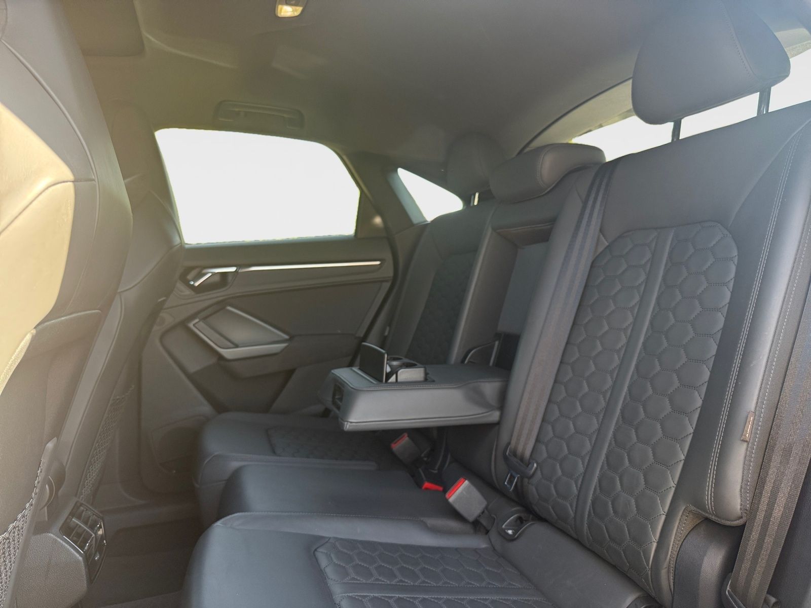 Audi RSQ3 2023 г. Чёрный, пробег 53000 км
