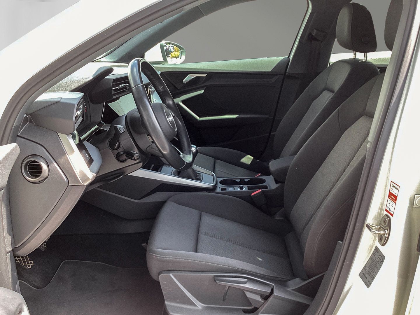 Audi A3 2023 г. Белый, пробег 47200 км