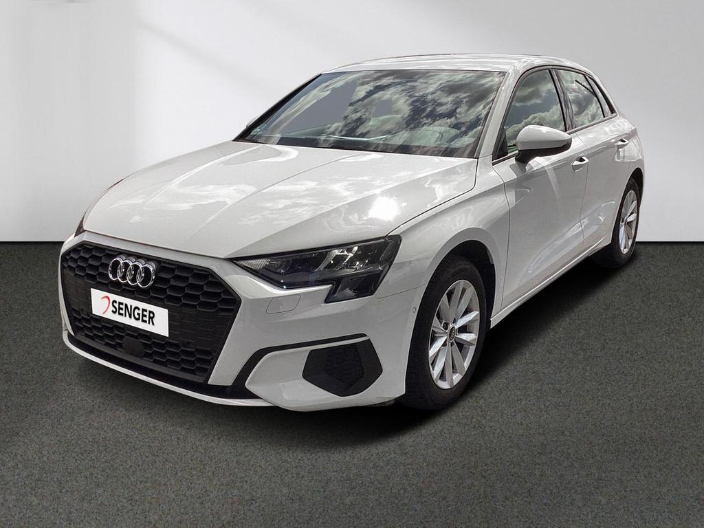 Audi A3 2023 г. Белый, пробег 47200 км
