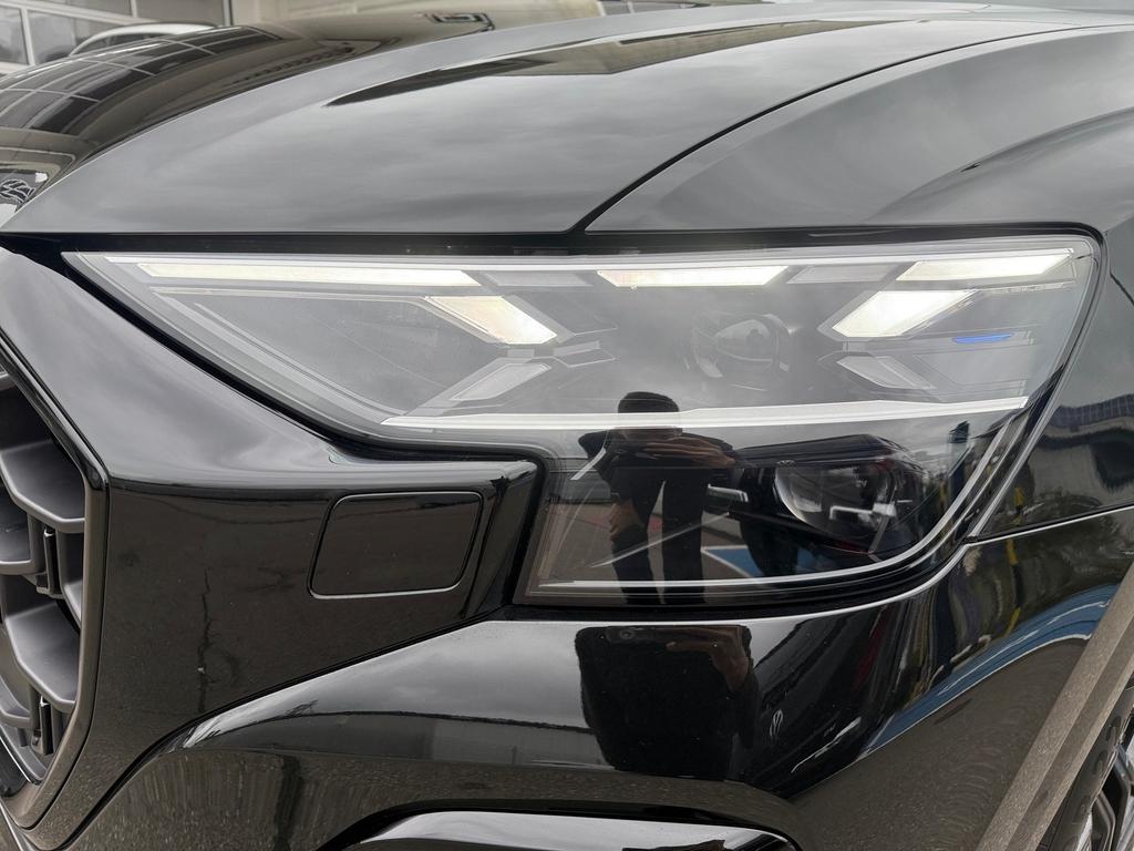 Audi Q8 2025 г. Чёрный, пробег 23718 км