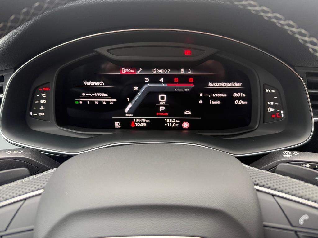 Audi Q8 2025 г. Чёрный, пробег 23718 км