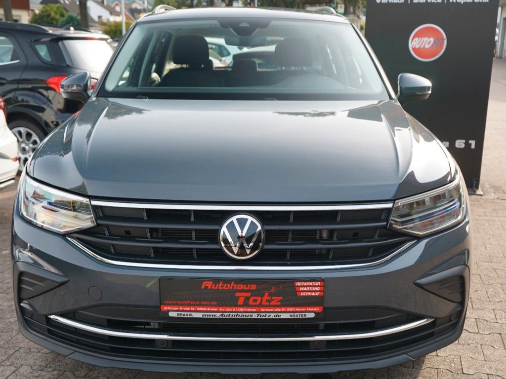 Volkswagen Tiguan 2023 г. Серый, пробег 53471 км