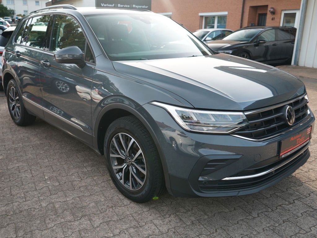 Volkswagen Tiguan 2023 г. Серый, пробег 53471 км