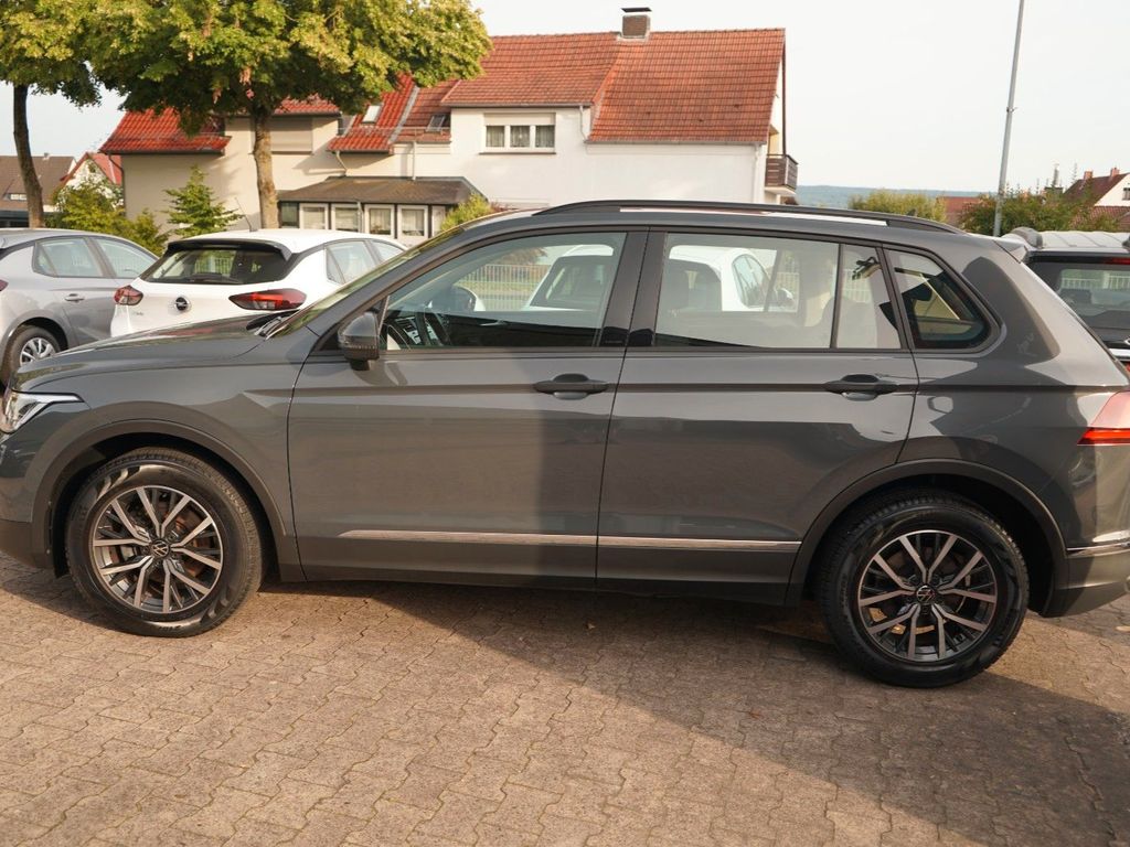 Volkswagen Tiguan 2023 г. Серый, пробег 53471 км
