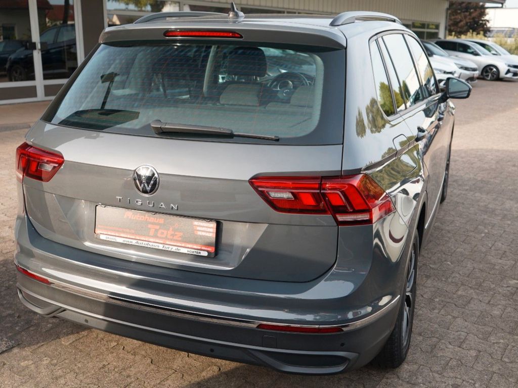 Volkswagen Tiguan 2023 г. Серый, пробег 53471 км