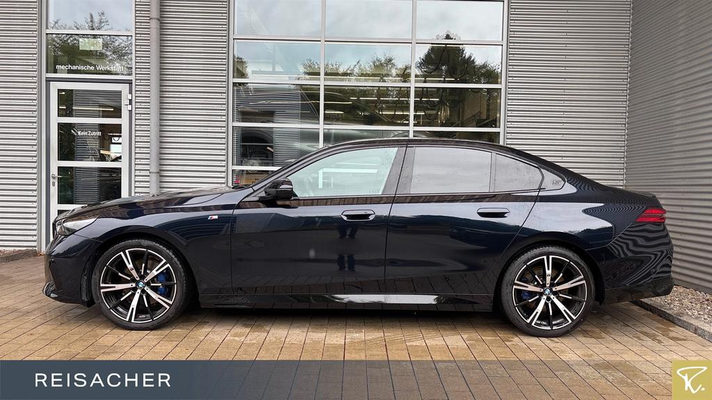 BMW 520 2025 г. Чёрный, пробег 11857 км