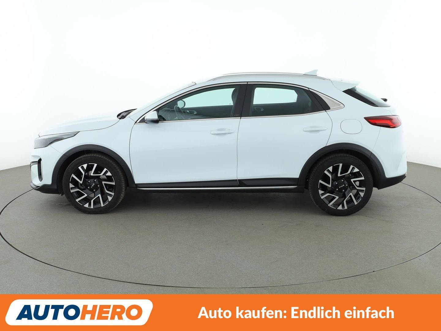 Kia XCeed 2023 г. Белый, пробег 35071 км