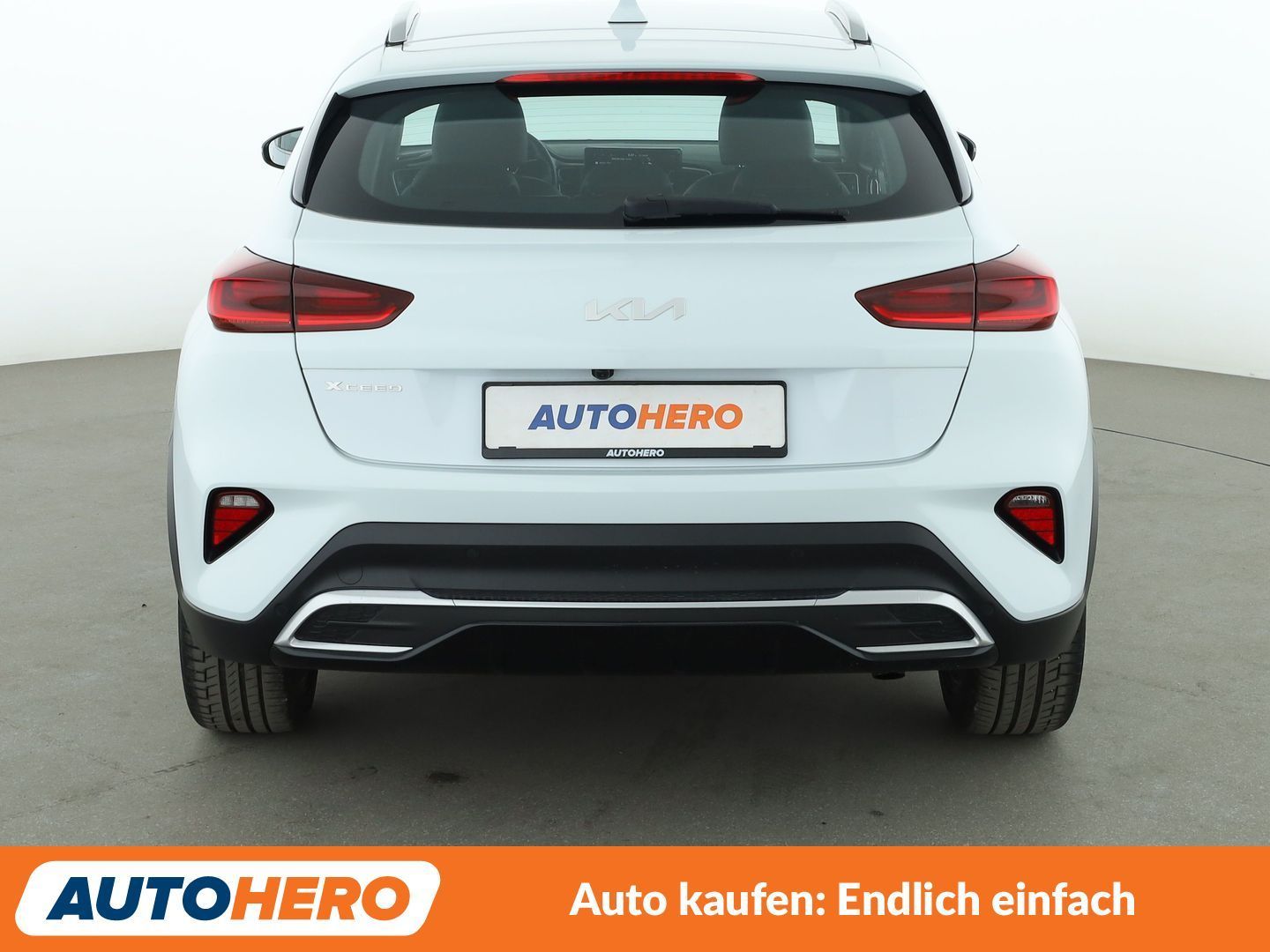 Kia XCeed 2023 г. Белый, пробег 35071 км