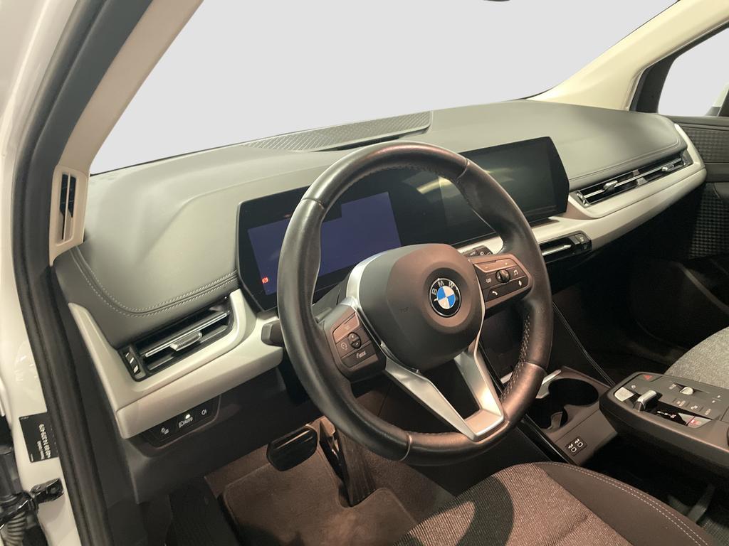 BMW 218 ACTIVE TOURER 2022 г. Белый, пробег 58671 км