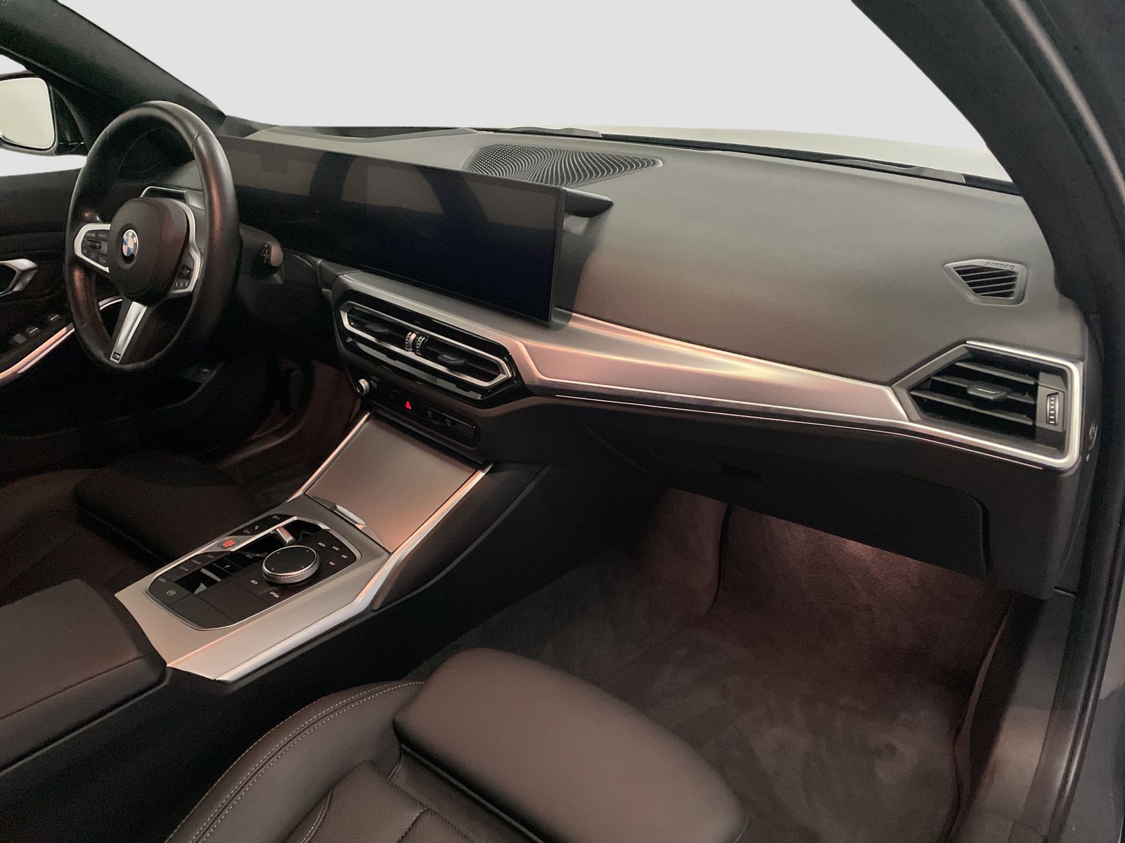 BMW 330 2023 г. Серый, пробег 57247 км