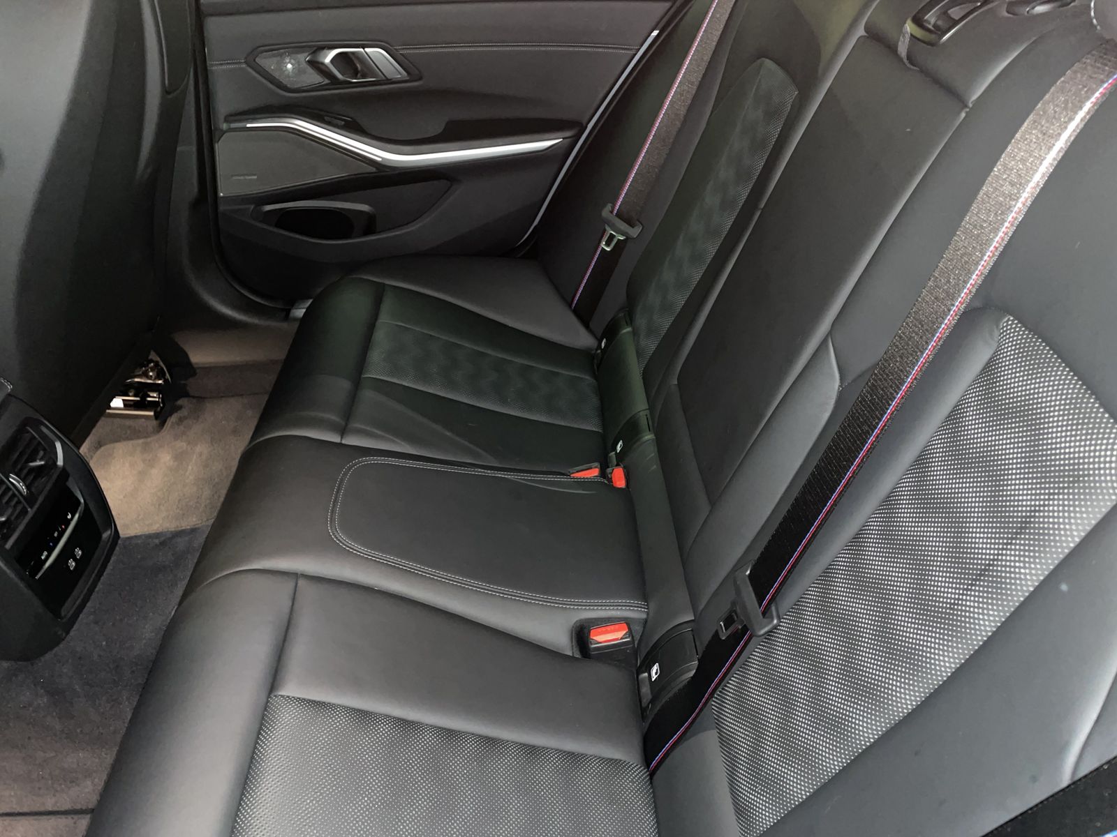 BMW M3 2023 г. Серый, пробег 37381 км