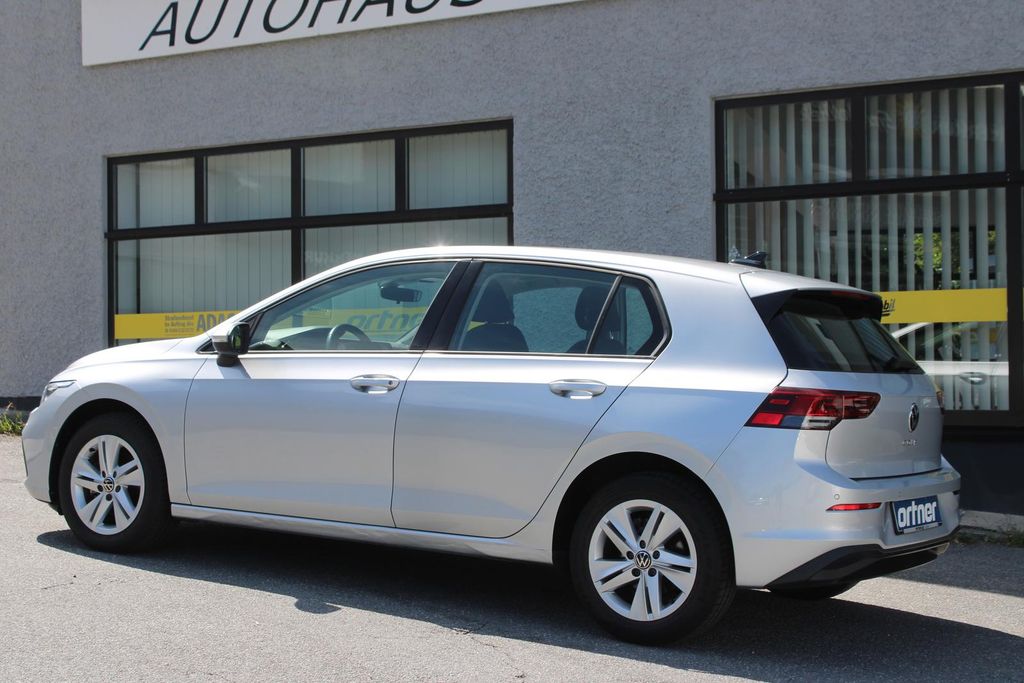 Volkswagen Golf 2022 г. Серебристый, пробег 40800 км