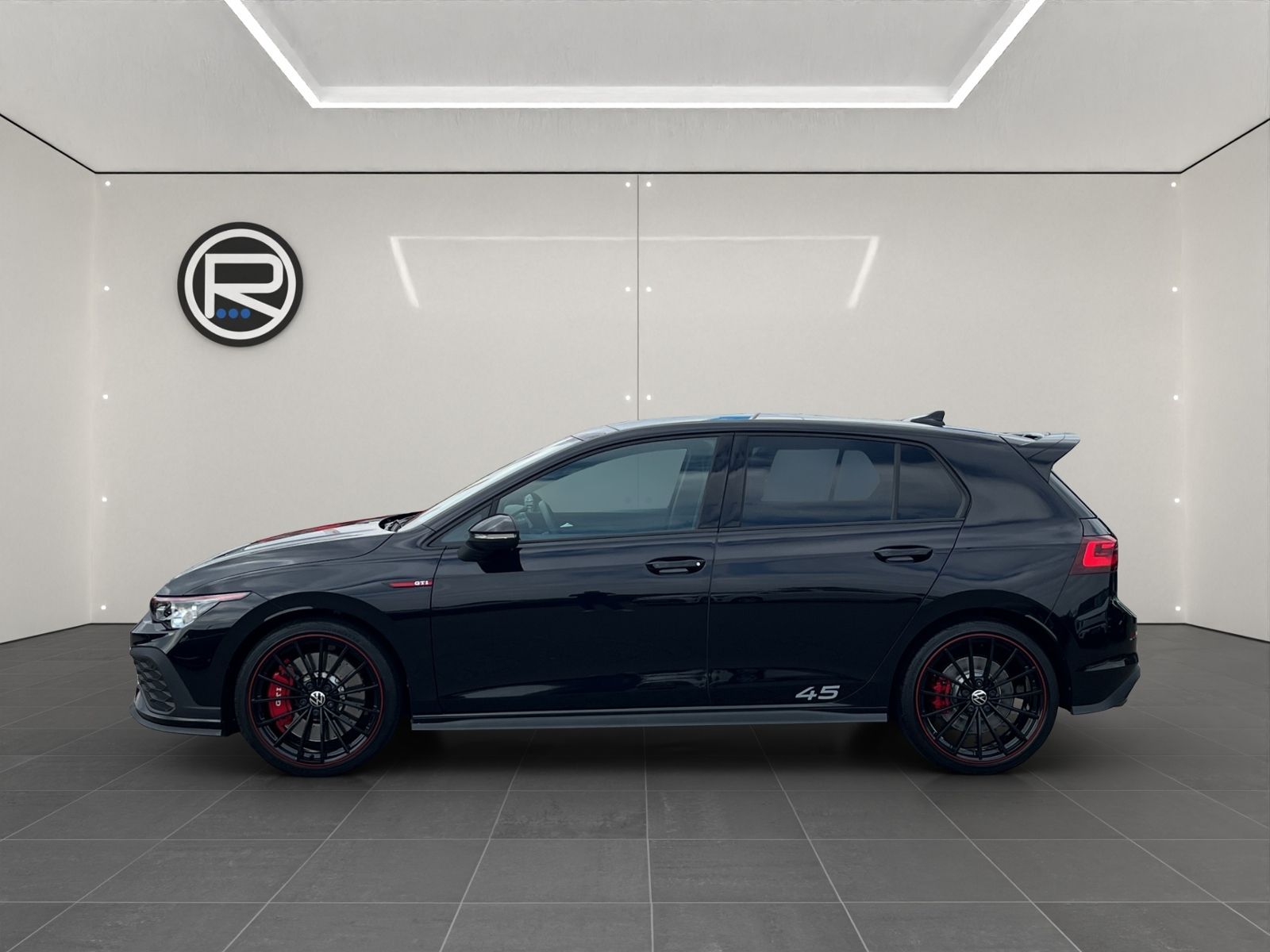 Volkswagen Golf 2022 г. Чёрный, пробег 23754 км