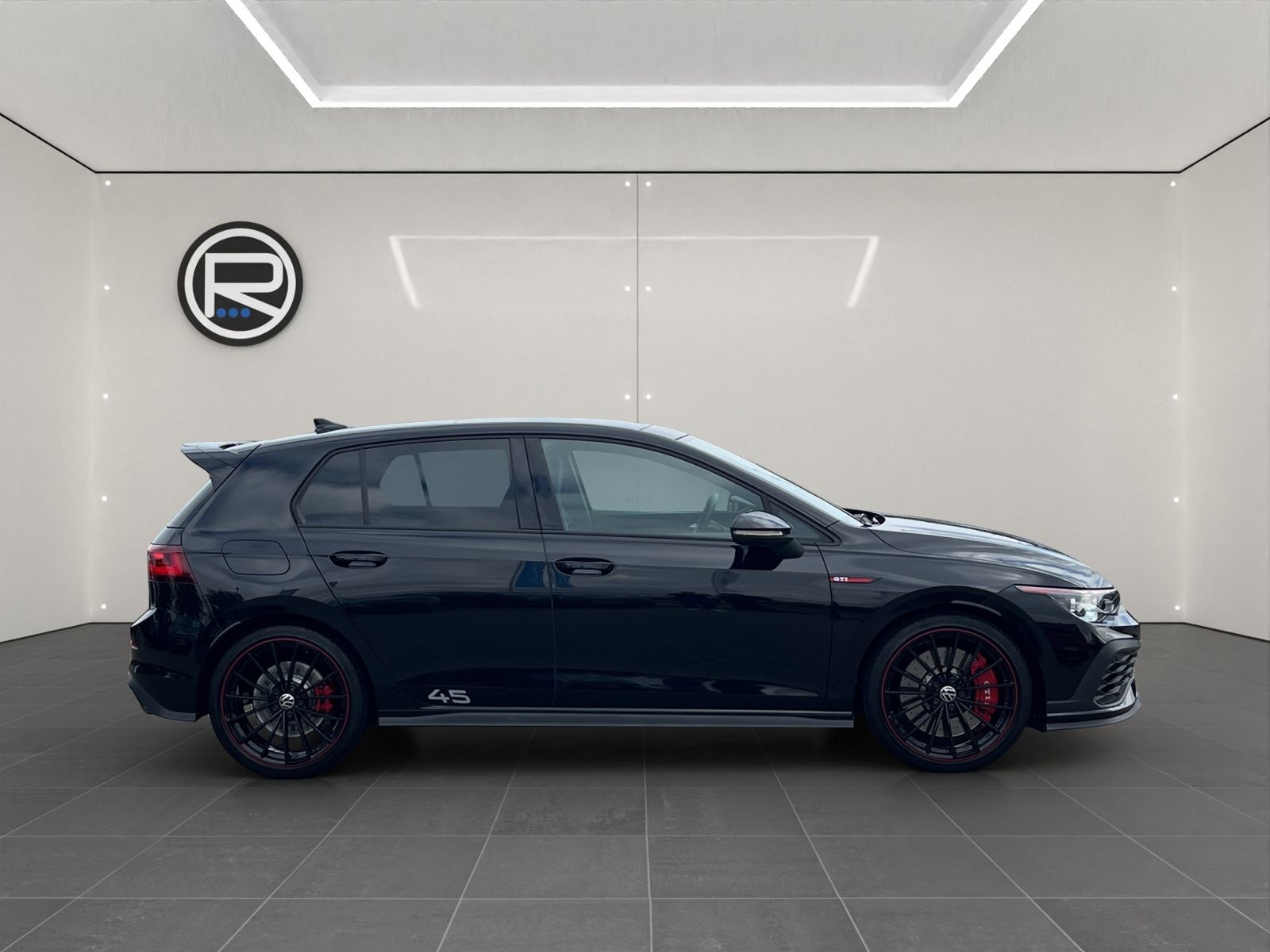 Volkswagen Golf 2022 г. Чёрный, пробег 23754 км