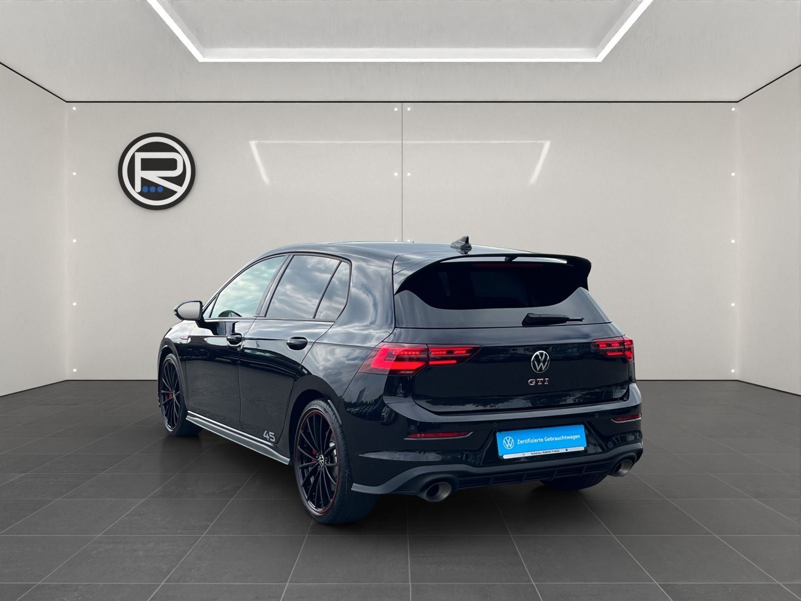 Volkswagen Golf 2022 г. Чёрный, пробег 23754 км