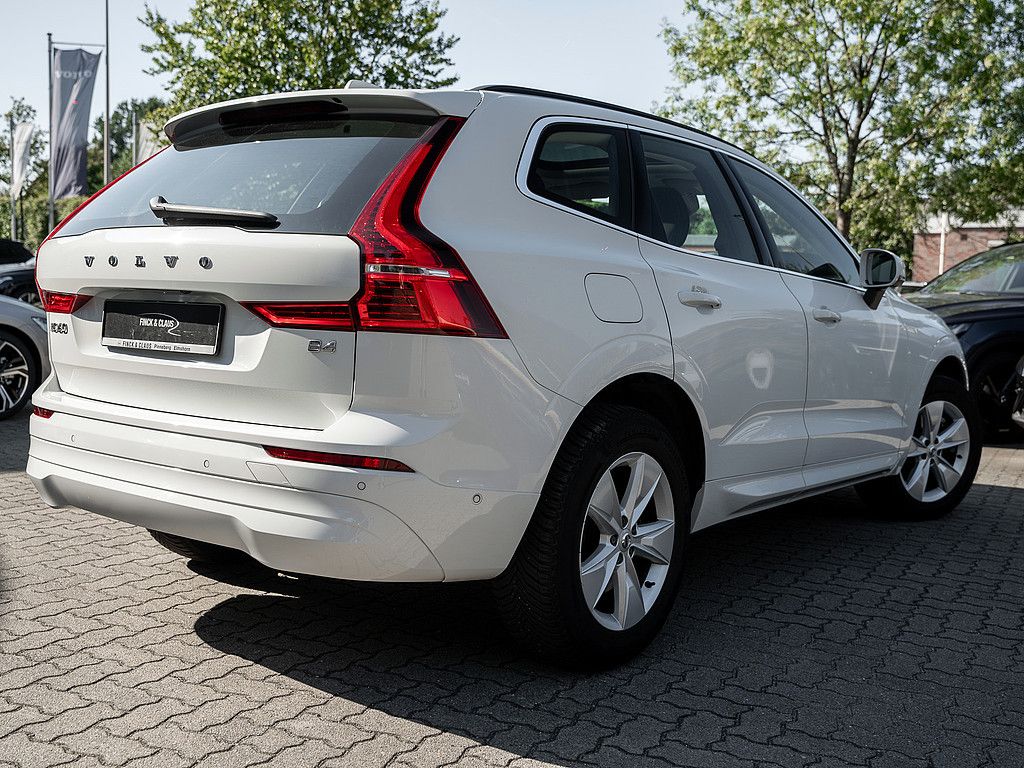 Volvo XC60 2022 г. Белый, пробег 41400 км