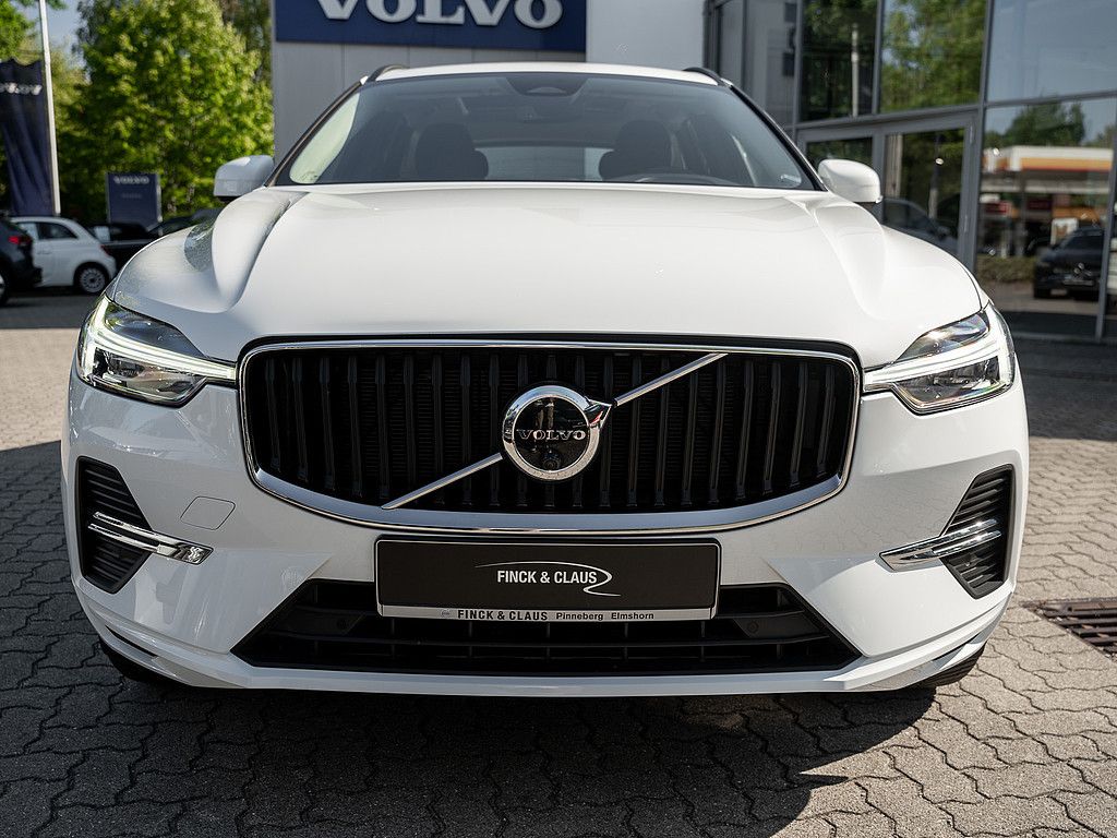 Volvo XC60 2022 г. Белый, пробег 41400 км