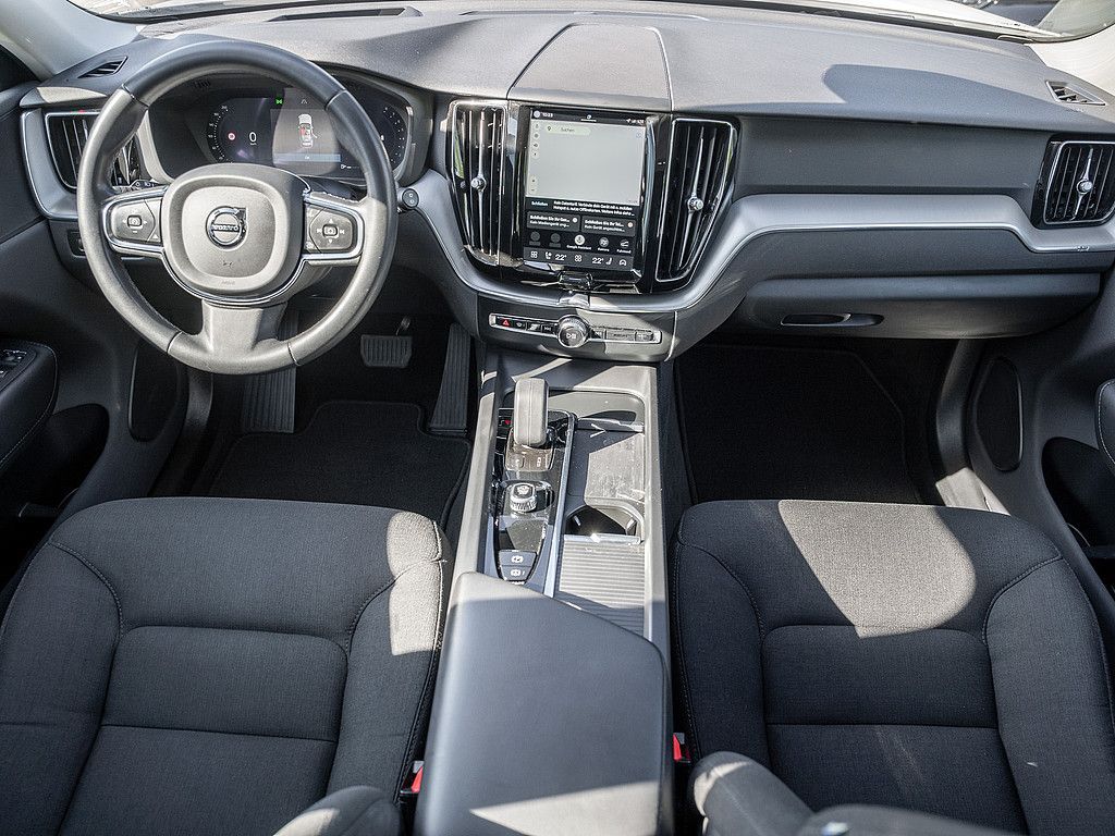 Volvo XC60 2022 г. Белый, пробег 41400 км