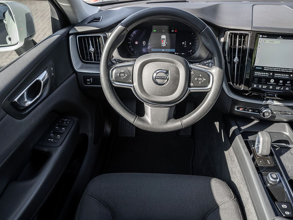 Volvo XC60 2022 г. Белый, пробег 41400 км