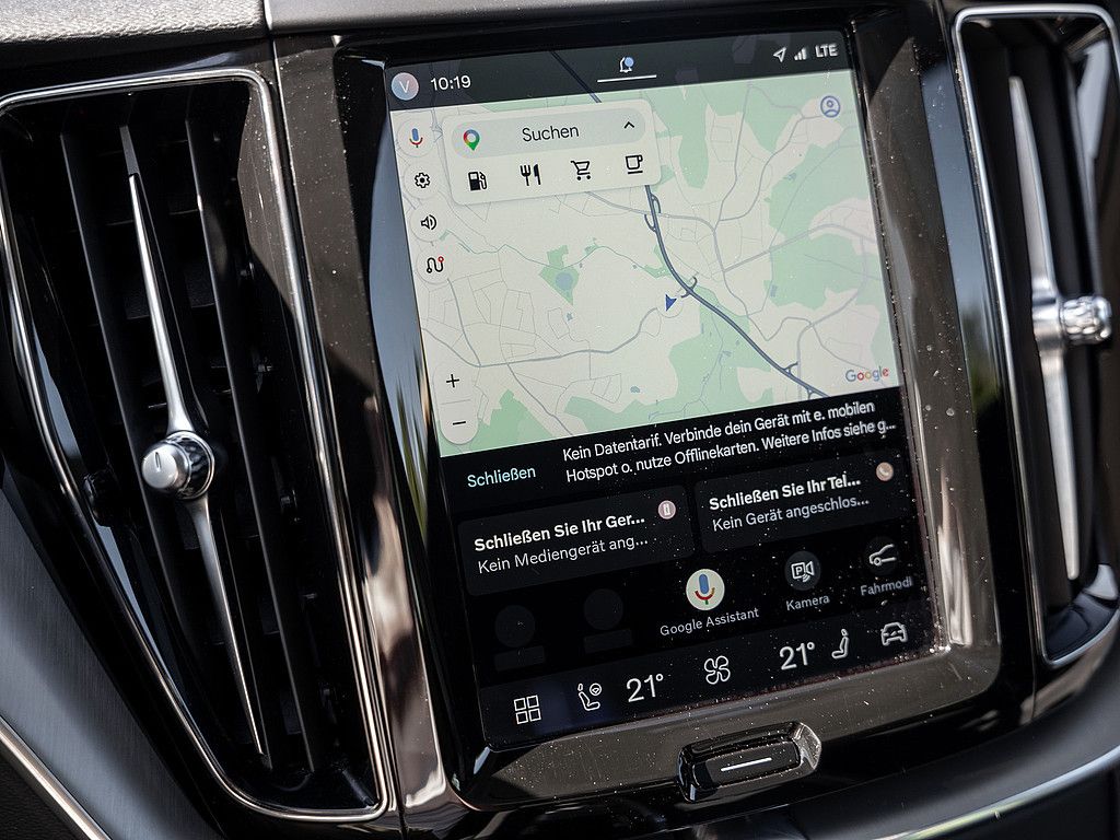 Volvo XC60 2022 г. Белый, пробег 40000 км