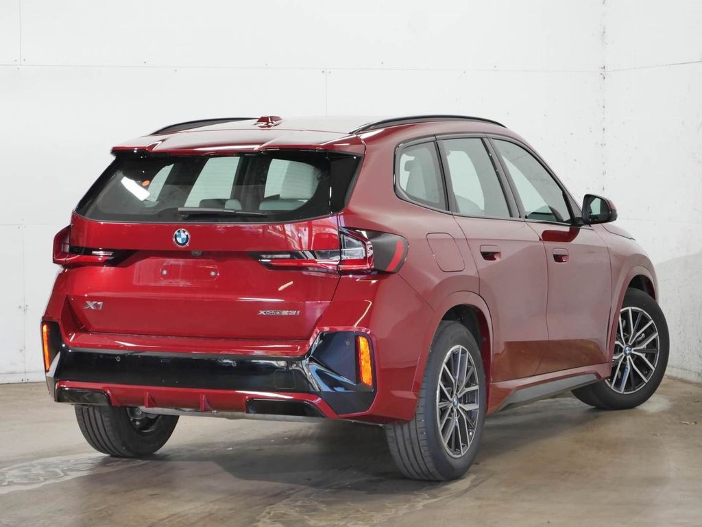 BMW X1 2026 г. Красный, пробег 13173 км