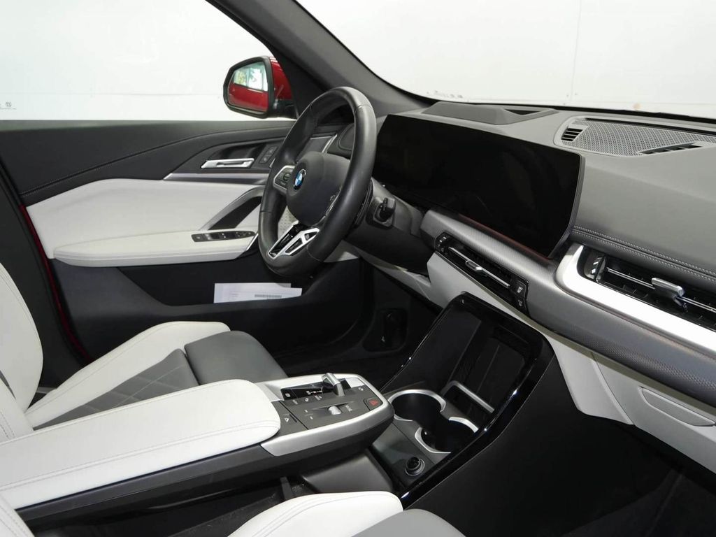 BMW X1 2026 г. Красный, пробег 13173 км