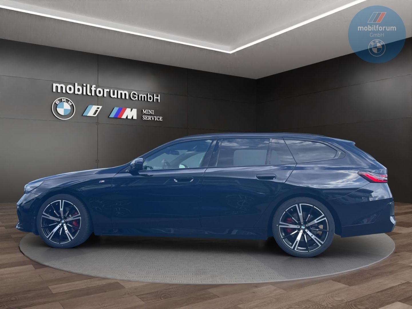 BMW 520 2025 г. Чёрный, пробег 17148 км