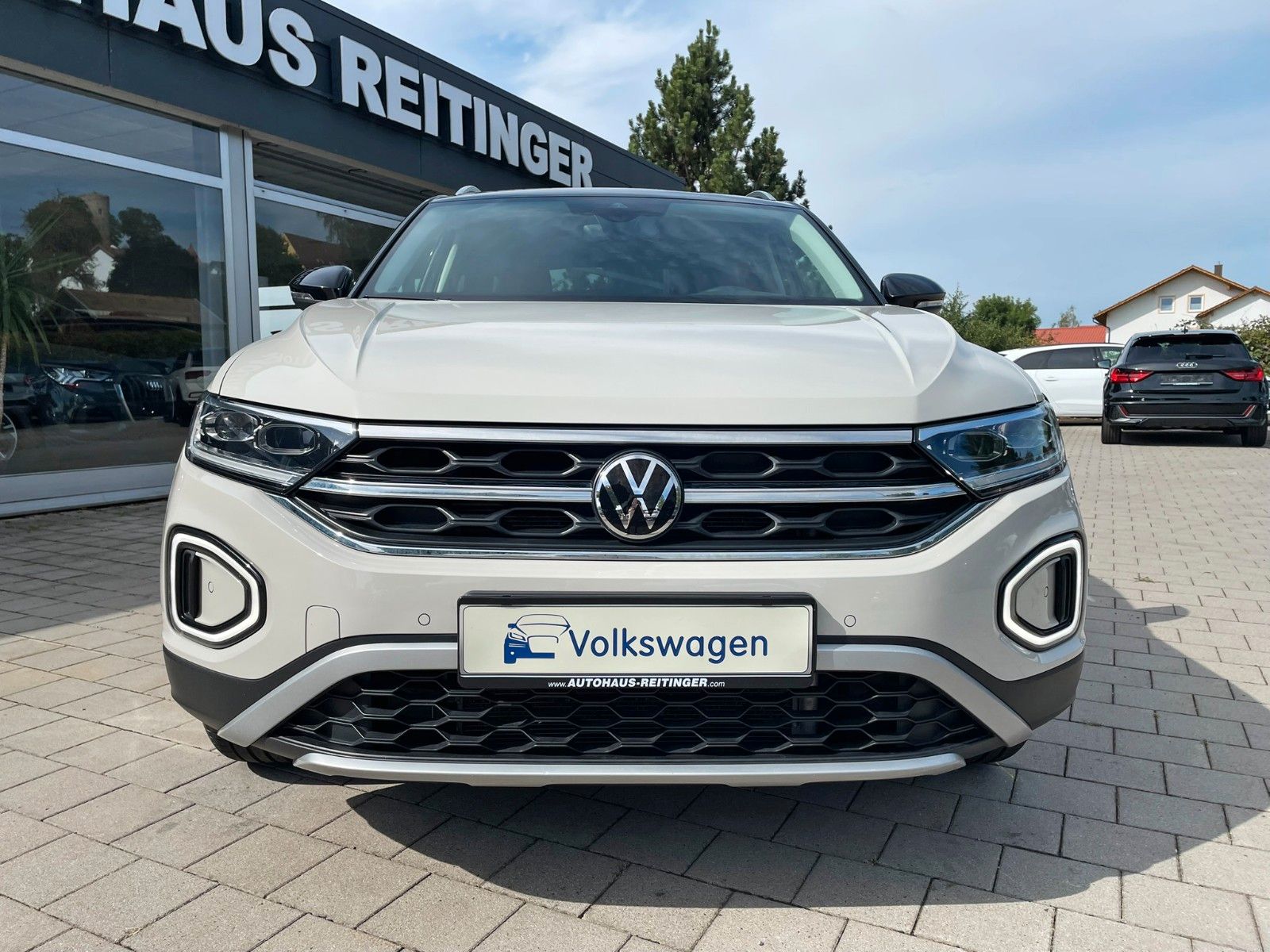 Volkswagen T-Roc 2023 г. Серый, пробег 53900 км