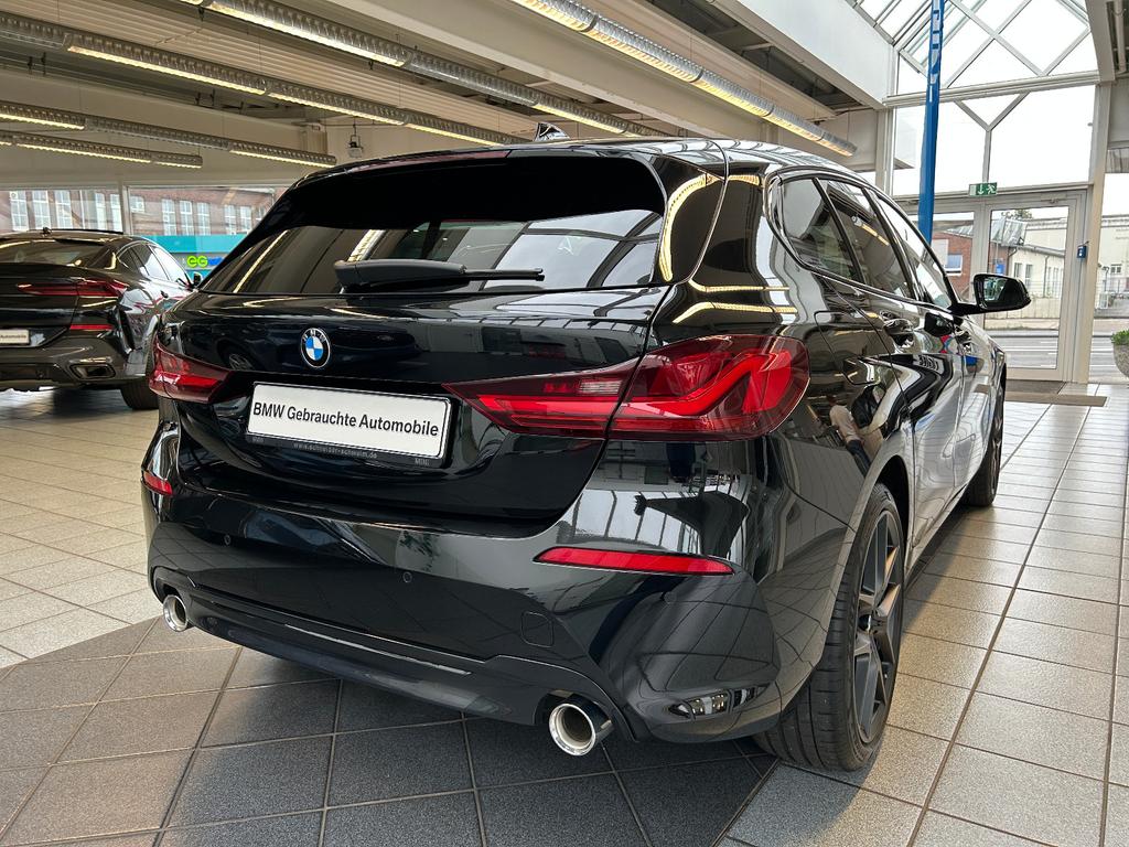 BMW 120 2022 г. Чёрный, пробег 53580 км